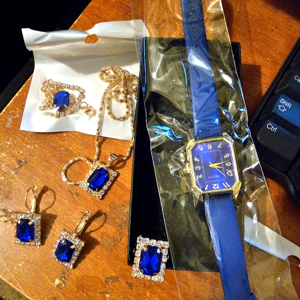 Jewelry And Watch Set 18$